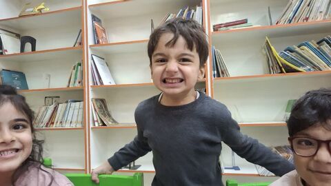 شناخت احساسات و کنترل آن در قالب قصه‌گویی و نمایش خلاق در مرکز فرهنگی شماره 4 مشهد