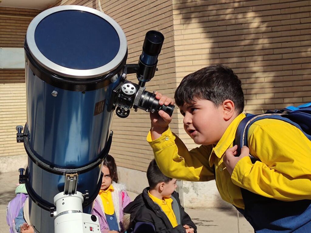 مرکز شماره 3 کانون تبریز میزبان نوباوه های موسسه گلدستار