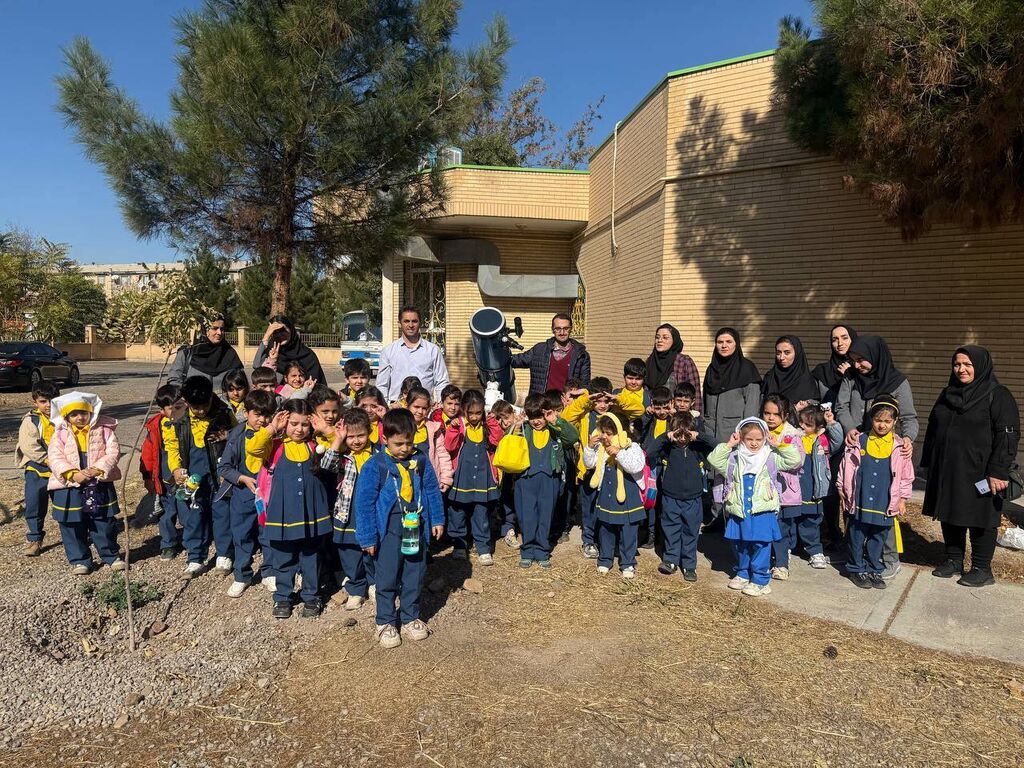 مرکز شماره 3 کانون تبریز میزبان نوباوه های موسسه گلدستار 