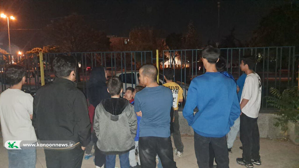 کودکان مرکز «ثمینتاب» زنجان در شبی نجومی به تماشای ماه نشستند