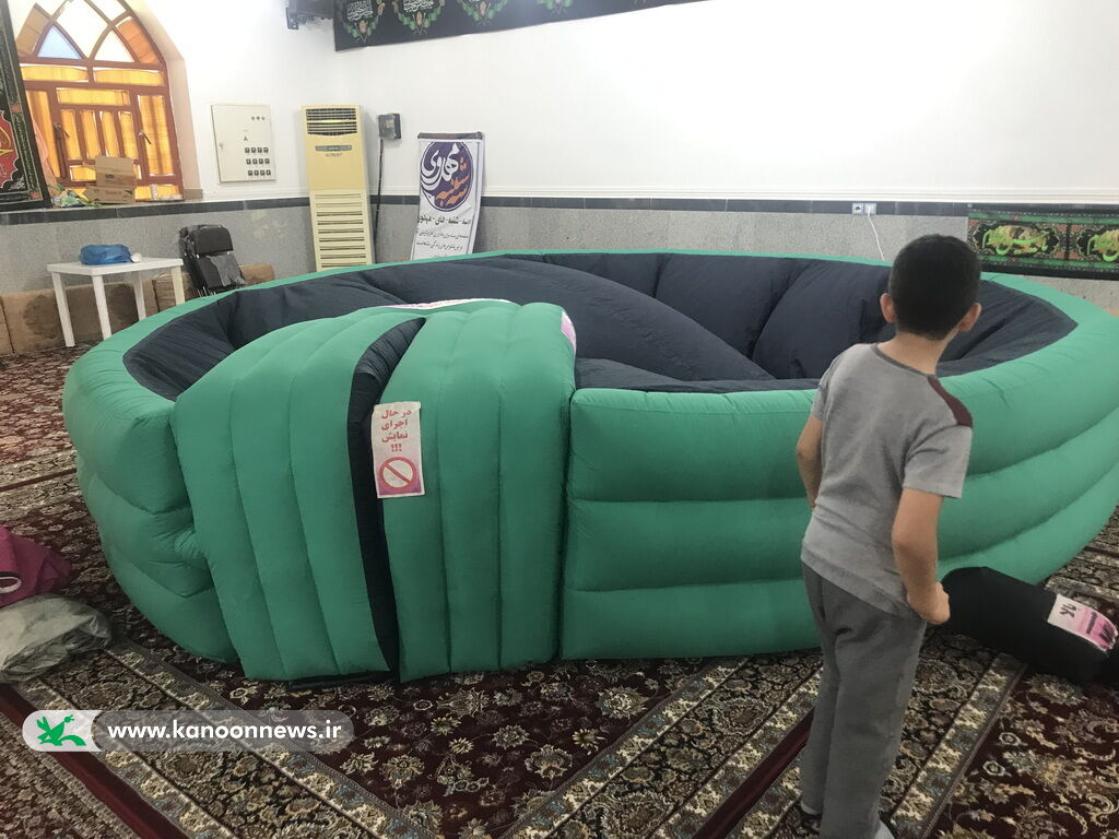 روز علمی بچه های دهنو در کنار کتابخانه سیار تنگستان