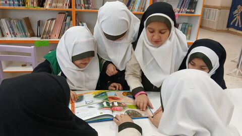 فعالیت کتابخوانی در مراکز فرهنگی، هنری خراسان رضوی