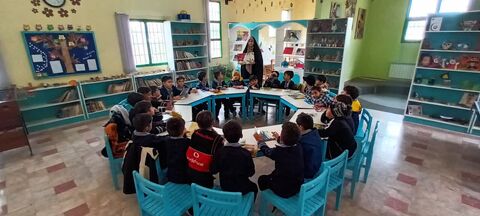 فعالیت کتابخوانی در مراکز فرهنگی، هنری خراسان رضوی