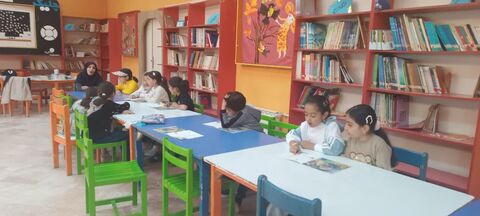 فعالیت کتابخوانی در مراکز فرهنگی، هنری خراسان رضوی