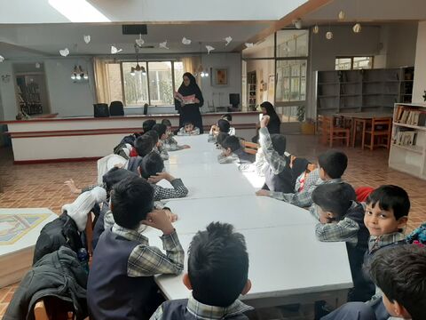 فعالیت کتابخوانی در مراکز فرهنگی، هنری خراسان رضوی