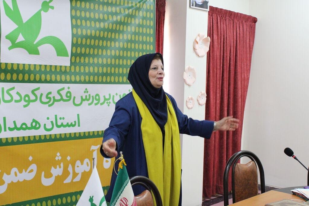 برگزاری کارگاه تخصصی قصه‌گویی مدرن با تدریس "طاهره گرمسیری" در کانون همدان