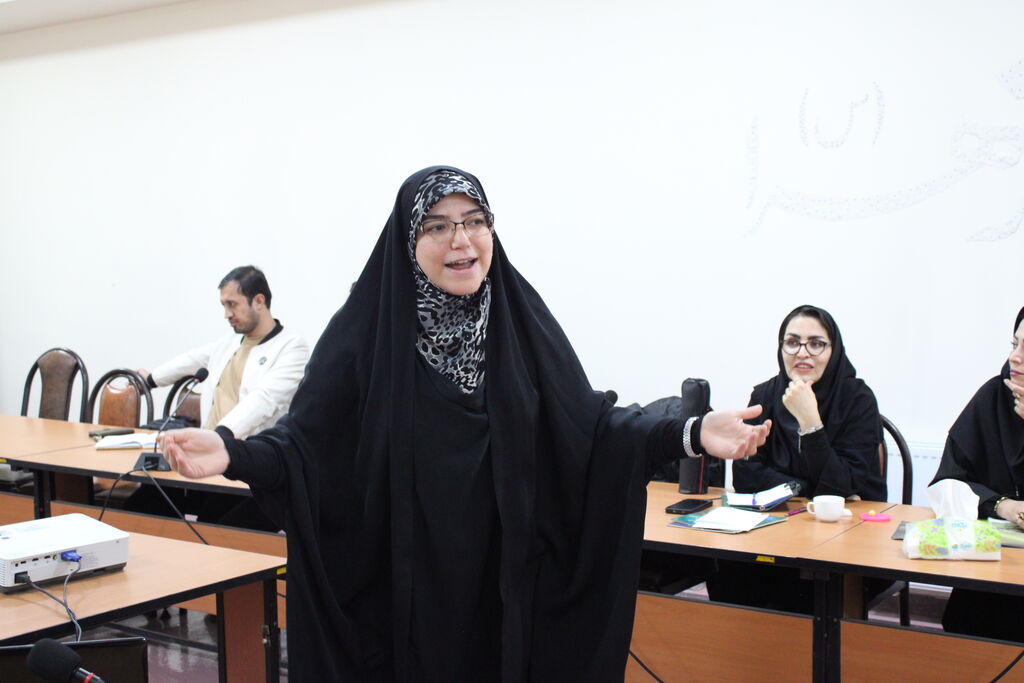 برگزاری کارگاه تخصصی قصه‌گویی مدرن با تدریس "طاهره گرمسیری" در کانون همدان