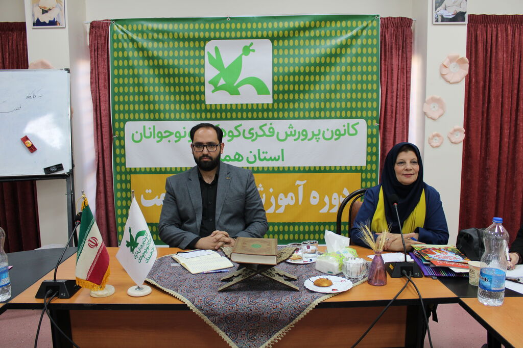 برگزاری کارگاه تخصصی قصهگویی مدرن با تدریس "طاهره گرمسیری" در کانون همدان