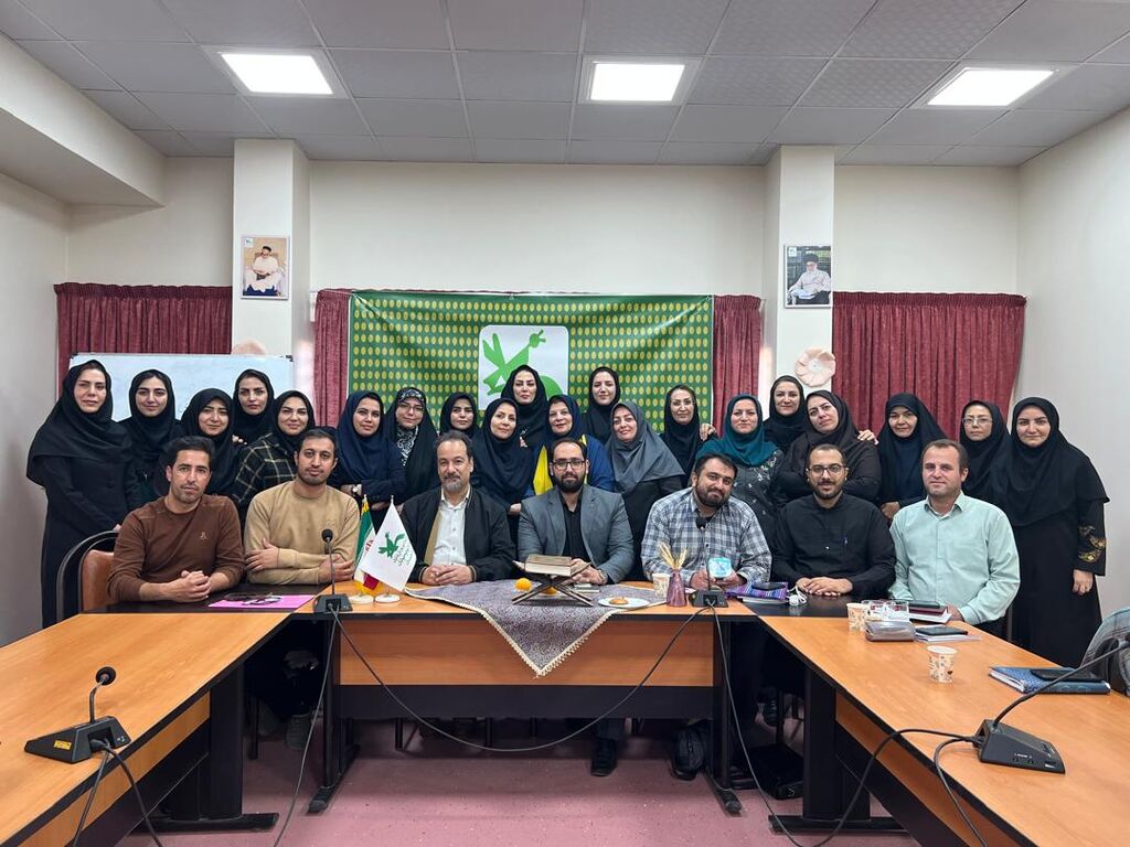 برگزاری کارگاه تخصصی قصهگویی مدرن با تدریس "طاهره گرمسیری" در کانون همدان