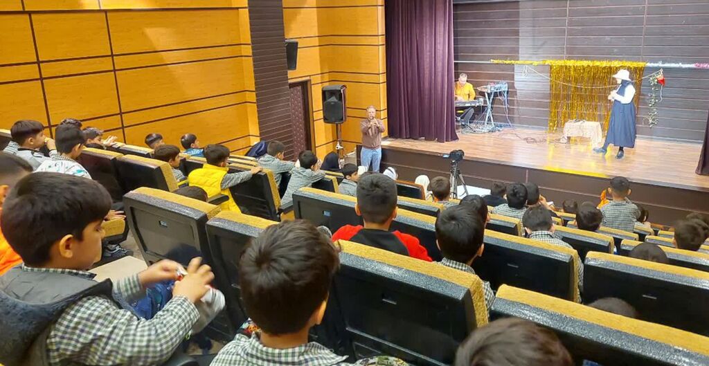 مرکز شماره ۴ کانون کرمانشاه با نشاطآفرینی میزبان دانشآموزان شد