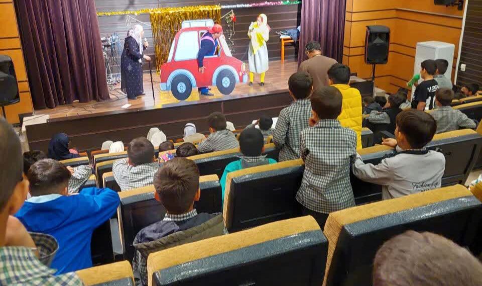 مرکز شماره 4 کانون کرمانشاه با نشاطآفرینی میزبان دانشآموزان شد