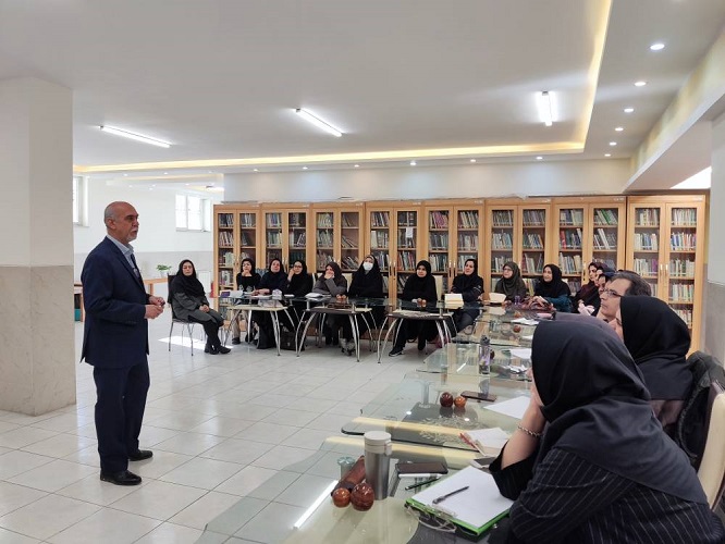 گزارش برگزاری کارگاه آموزشی نمایش عروسکی سایه‌ای ویژه مربیان کانون استان اصفهان