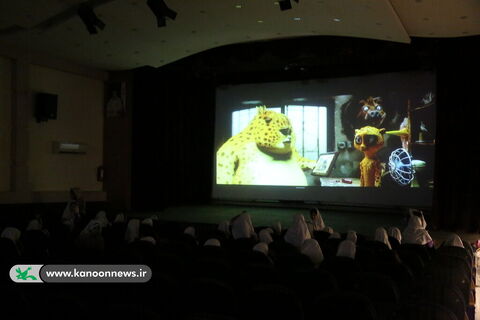 کودکان بوشهری در سینما کانون به تماشای یوز نشستند
