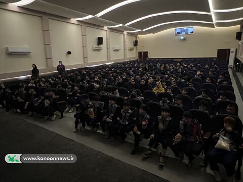 کودکان بوشهری در سینما کانون به تماشای یوز نشستند