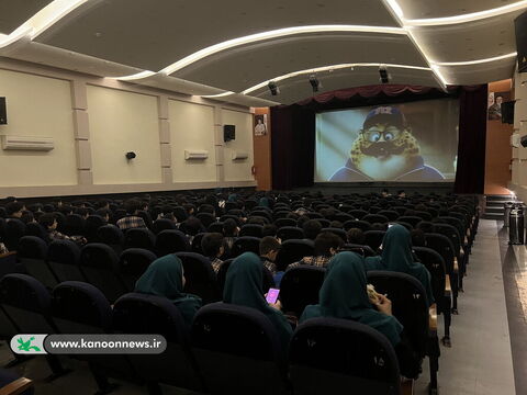 کودکان بوشهری در سینما کانون به تماشای یوز نشستند