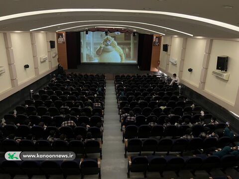 کودکان بوشهری در سینما کانون به تماشای یوز نشستند