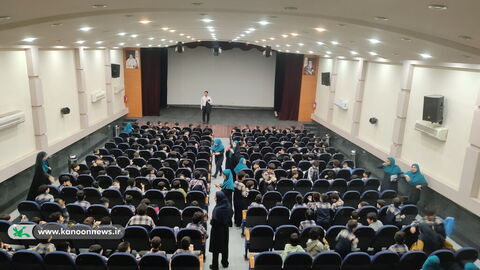 کودکان بوشهری در سینما کانون به تماشای یوز نشستند