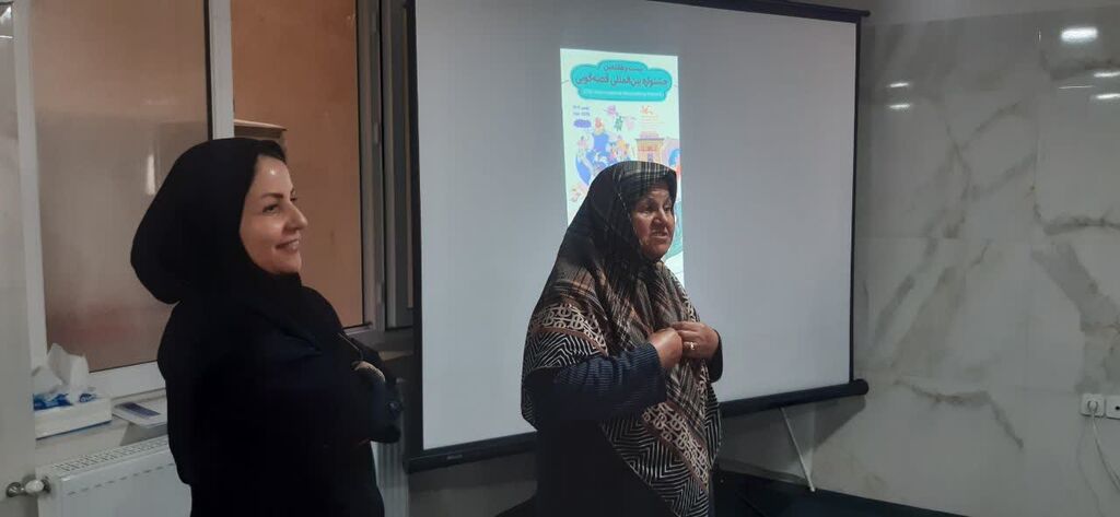 کانون همدان قصهگویی را به خانه سالمندان برد