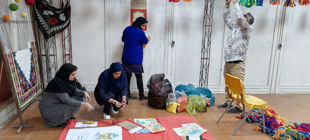 غرفه کانون کرمانشاه در نمایشگاه سراسری صنایع دستی و هنرهای سنتی استان