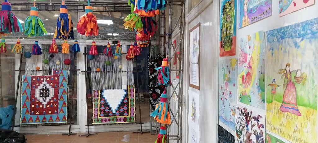 غرفه کانون کرمانشاه در نمایشگاه سراسری صنایع دستی و هنرهای سنتی استان