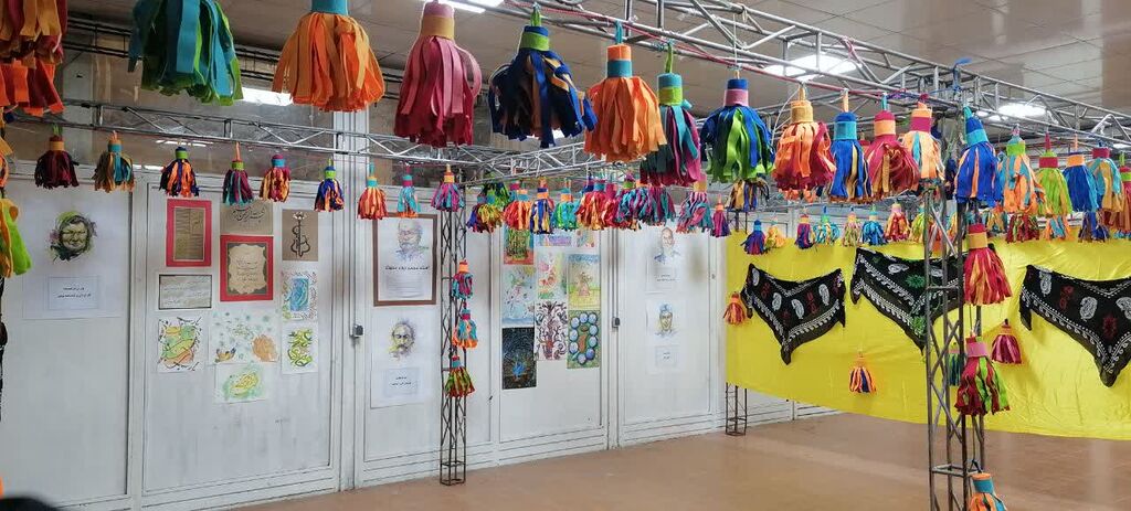 غرفه کانون کرمانشاه در نمایشگاه سراسری صنایع دستی و هنرهای سنتی استان