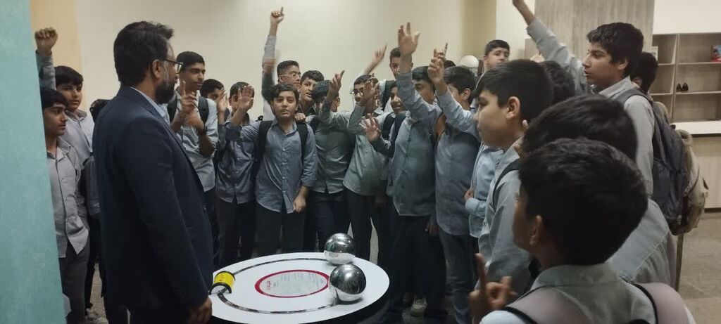 آغاز دور جدید بازدیدهای علمی ، فرهنگی از مرکز علوم و فناوری های نوین ایران (قطب جنوب )