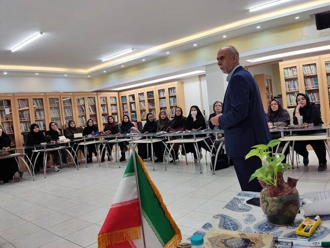 گزارش برگزاری کارگاه آموزشی نمایش عروسکی سایه‌ای ویژه مربیان کانون استان اصفهان