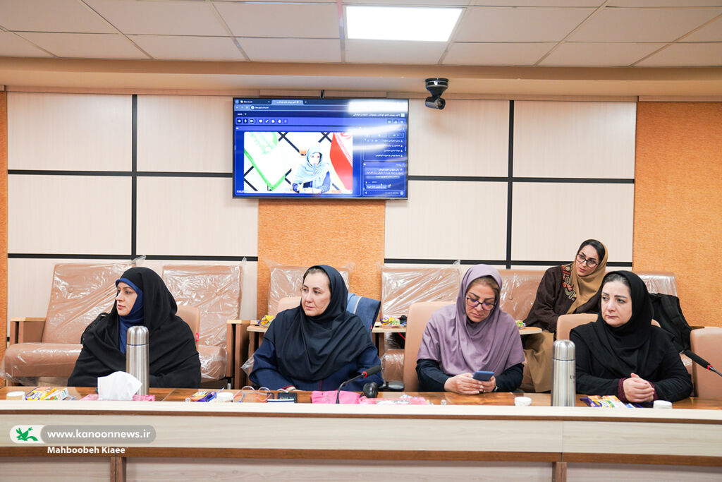 شادی را با عشق و صبر به کودکان منتقل کنیم