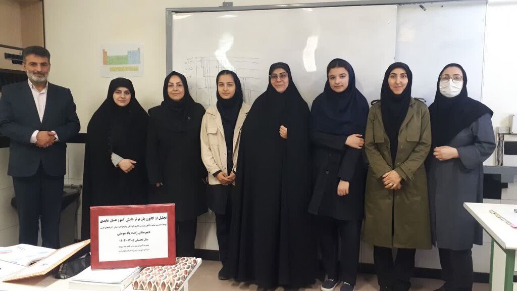 تجلیل از دو کانونیار پیشگام در فعالیتهای کانون