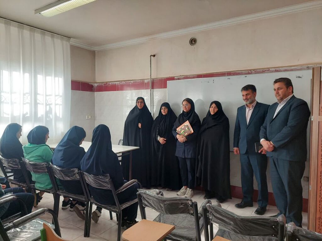 تجلیل از دو کانونیار پیشگام در فعالیتهای کانون