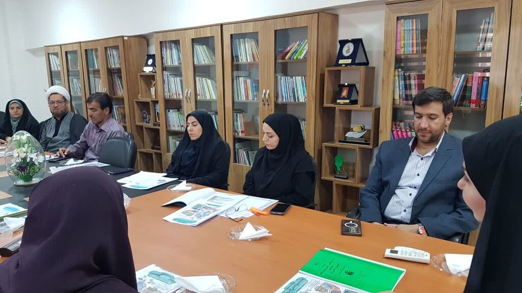 نشست توجیهی و هم‌افزایی جشنواره بیست‌و هفتم قصه‌گویی در کانون کرمانشاه