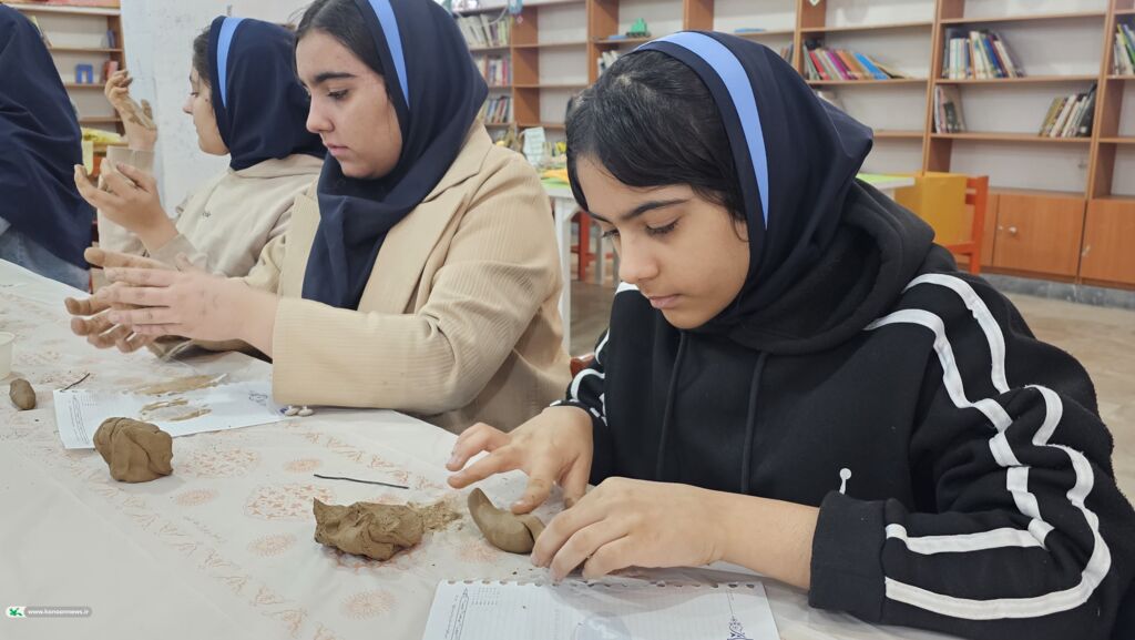 برگزاری کارگاه مهارتی سفال برای دانشآموزان در کانون پرورش فکری کهگیلویه و بویراحمد