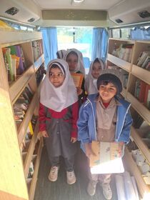 حال خوش کودکان روستاها با برنامه‌های فرهنگی مراکز سیار کانون استان سمنان