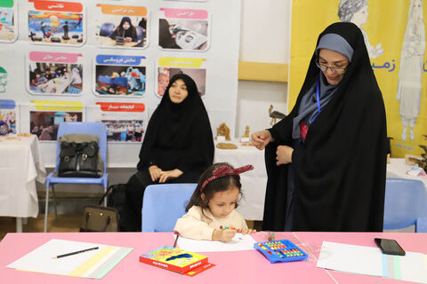 «روایت روشنایی»/ غرفه کانون استان اردبیل در نمایشگاه توانمندی‌های بانوان