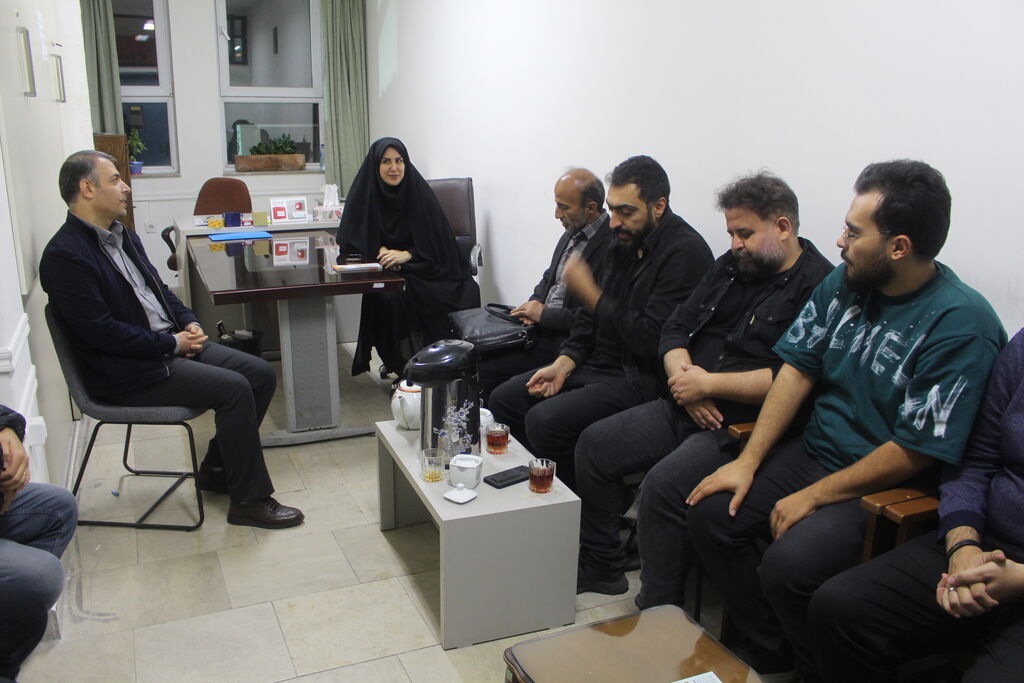 بازدید مدیرکل کانون پرورش فکری آذربایجان شرقی از مرکز شماره ۴ کانون زبان تبریز«ولیعصر» و نشست صمیمی با مدرسان