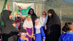 غرفه کانون ایلام دریاد واره سرداران و400 شهیدایل خزل در آسمان آباد