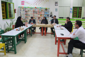 رصد برنامه‌های خلاقانه و تجلیل از عضو برگزیده کانون