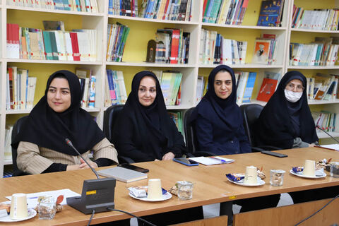 نشست ادبی «بررسی ویژگی‌های شعر کودک» در کانون اردبیل