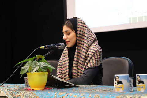 نشست ادبی «دو پنجره» با حضور طیبه شامانی در کانون استان اردبیل برگزار شد