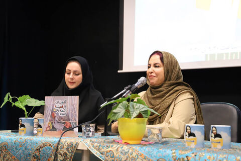 نشست ادبی «دو پنجره» با حضور طیبه شامانی در کانون استان اردبیل برگزار شد