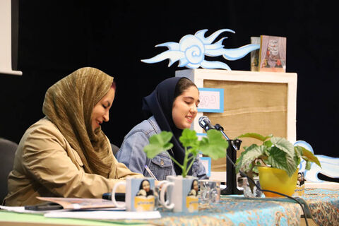 نشست ادبی «دو پنجره» با حضور طیبه شامانی در کانون استان اردبیل برگزار شد