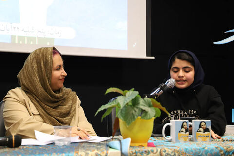 نشست ادبی «دو پنجره» با حضور طیبه شامانی در کانون استان اردبیل برگزار شد