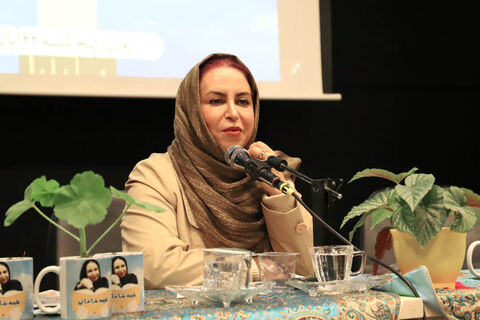 نشست ادبی «دو پنجره» با حضور طیبه شامانی در کانون استان اردبیل برگزار شد