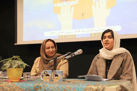 نشست ادبی «دو پنجره» با حضور طیبه شامانی در کانون استان اردبیل برگزار شد