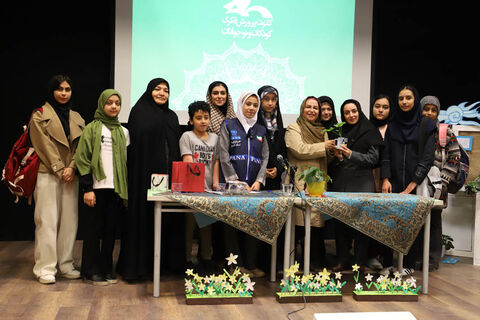 نشست ادبی «دو پنجره» با حضور طیبه شامانی در کانون استان اردبیل برگزار شد