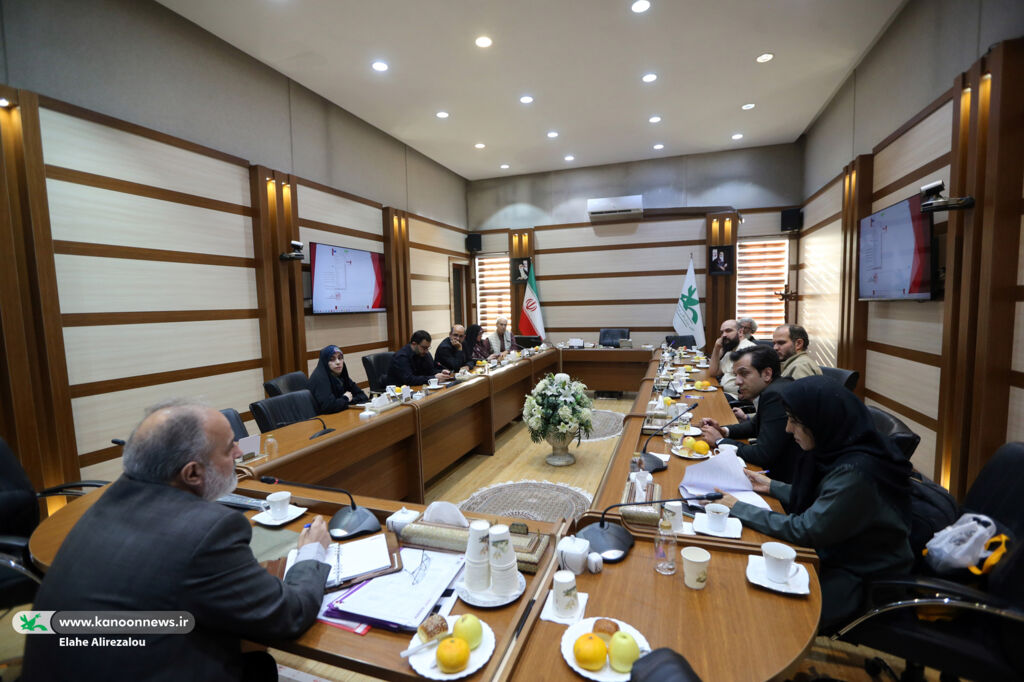 نشست مدیران کانون با فعالان حوزه پویانمایی نشست استادان و صاحبنظران با محوریت چهاردهمین جشنواره پویانمایی