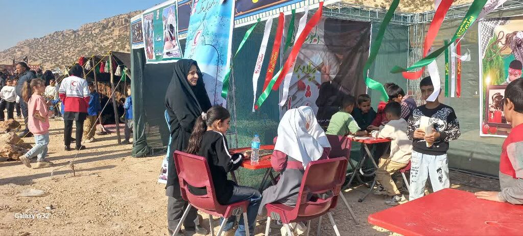 غرفه کانون ایلام دریاد واره سرداران و400 شهیدایل خزل در آسمان آباد