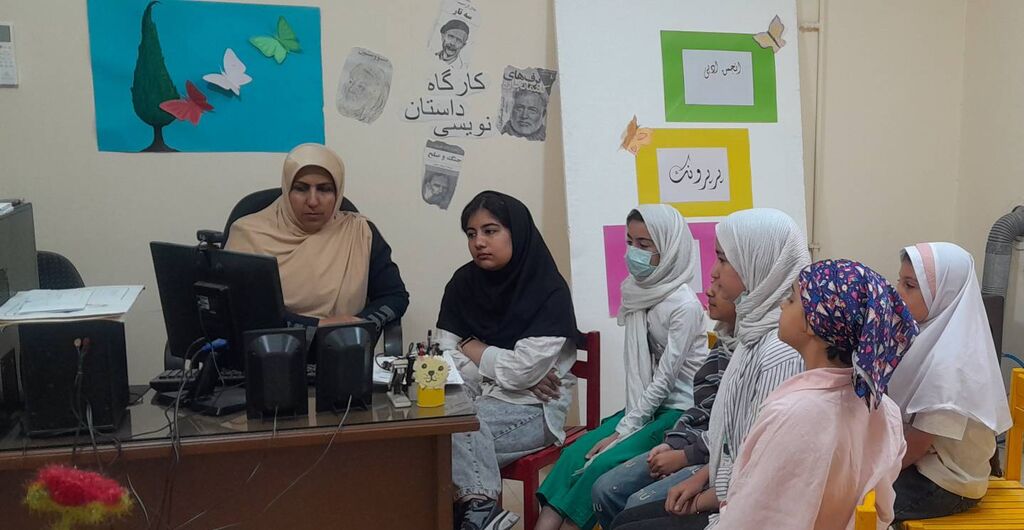 پنجمین نشست استانی «دو پنجره» با نقد کتاب «۱۰ راز آشواریا» برگزار شد