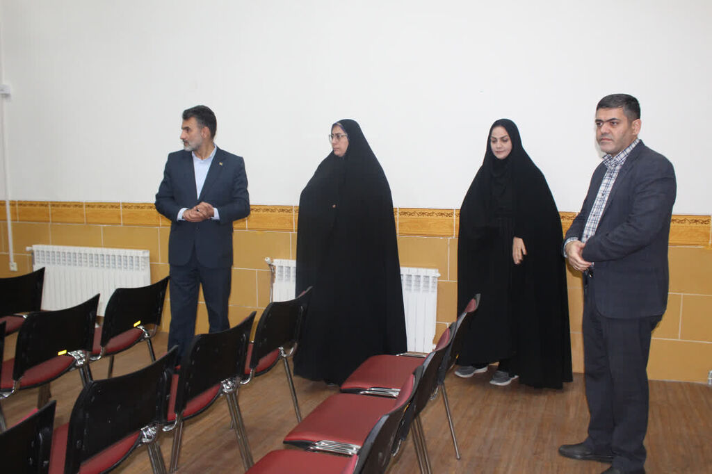 رصد برنامههای خلاقانه و تجلیل از عضو برگزیده کانون