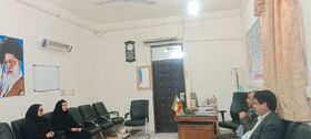دیدار مربی مسئول مرکز فرهنگی‌هنری هیرمند(سیستان و بلوچستان) با رییس آموزش‌وپرورش به مناسبت هفته کتاب و کتابخوانی